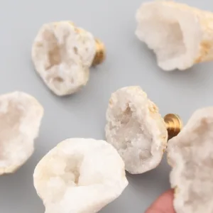 AS-0236 | มือจับคริสตัลธรรมชาติแท้ ทรงออร์แกนิก ฐานทองเหลือง