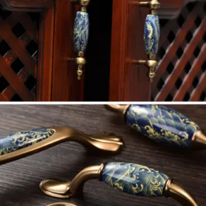 มือจับรุ่น C-1014 ลวดลาย Blue Gold Wave ติดตั้งบนบานตู้ไม้